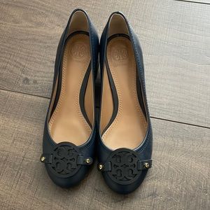 Tory Burch Navy Pumps